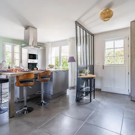 Appartement Le Pavillon Emeraude - Jardin - Parking Prive Prive - Proche Chantilly & Parc Asterix - Kids Friendly Jeux Babyfoot Tram-poline - Rer D Direct Paris