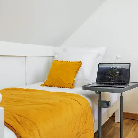 Apartment Le Pavillon Emeraude - Jardin - Parking Prive Prive - Proche Chantilly & Parc Asterix - Kids Friendly Jeux Babyfoot Tram-poline - Rer D Direct Paris Coye-la-Forêt